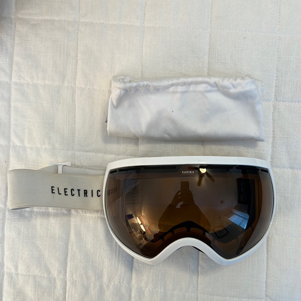 Ski goggles